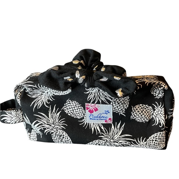 Travel Beauty Bundle - Picture 2 of 4